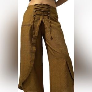 Nepal Tulip pants NWT